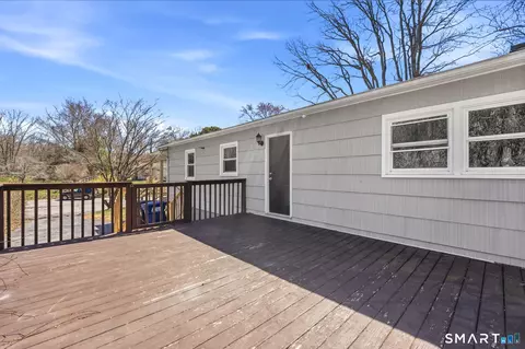 Exterior - 9 Stone Ct, Gales Ferry, CT 06335 photo 9 of 9