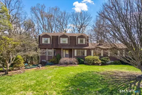 166 Thoreau Dr, Shelton, CT 06484