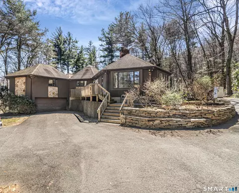 45 Panthorn Trl, Southington, CT 06489