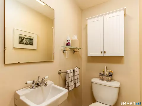 Bath - 30 Lucy St, Hamden, CT 06514 photo 4 of 5