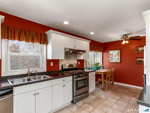 30 Lucy St, Hamden, CT 06514
