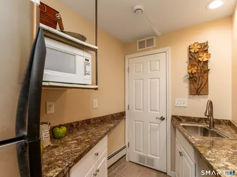 Kitchen - 30 Lucy St, Hamden, CT 06514 photo 6 of 6