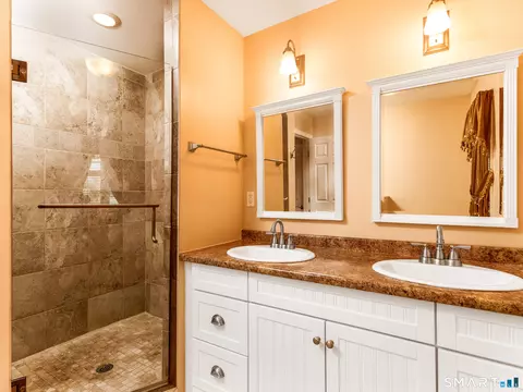Bath - 30 Lucy St, Hamden, CT 06514 photo 1 of 5