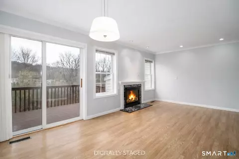 602 Larson Dr #602, Danbury, CT 06810