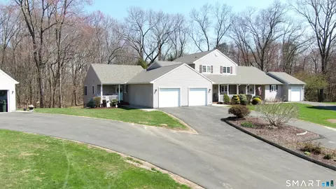 98 Dibble Hollow Ln #98, Windsor Locks, CT 06096