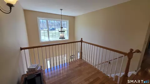 Entry Way - 32 Wright Rd, Killingly, CT 06239 photo 3 of 6