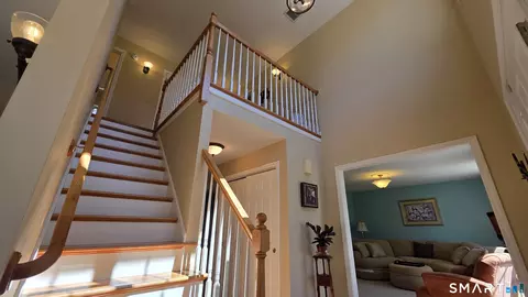 Entry Way - 32 Wright Rd, Killingly, CT 06239 photo 2 of 6