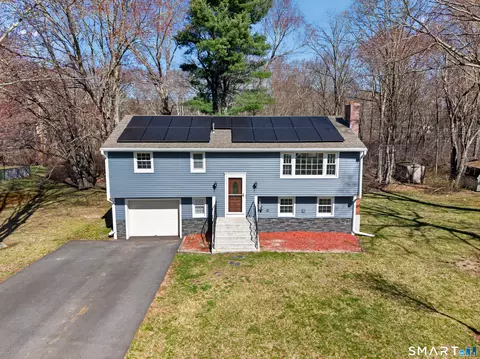 36 Beechwood Dr, Colchester, CT 06415