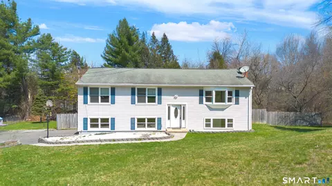 12 Dorset Dr, New Milford, CT 06776