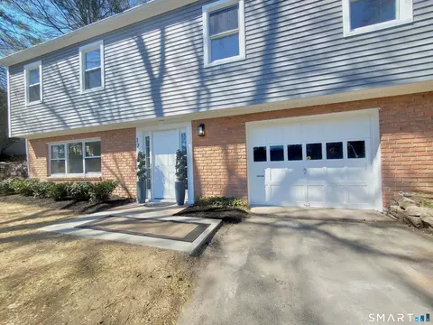 17 Woodlawn Ave, Norwalk, CT 06854