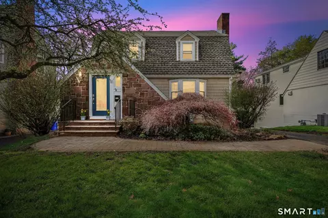 81 Meadowbrook Rd, West Hartford, CT 06107