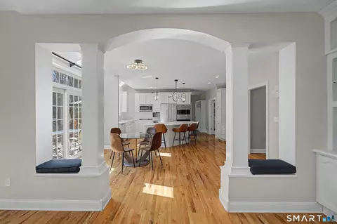 Entry Way - 7 Caleb Ct, Guilford, CT 06437 photo 3 of 6