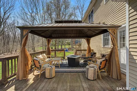 Exterior - 7 Caleb Ct, Guilford, CT 06437 photo 3 of 5