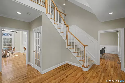 Entry Way - 7 Caleb Ct, Guilford, CT 06437 photo 1 of 6