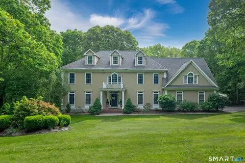 7 Caleb Ct, Guilford, CT 06437