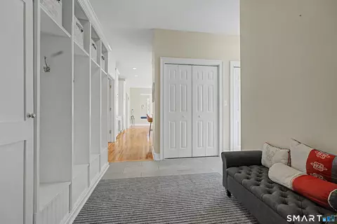 Entry Way - 7 Caleb Ct, Guilford, CT 06437 photo 4 of 6