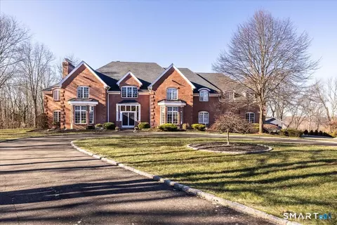 8 Nod Hill Rd, Oxford, CT 06478