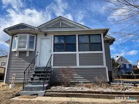 217 Hillcrest Rd, Bridgeport, CT 06606