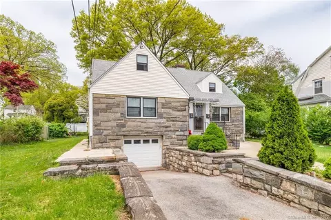 21 Hirsch Rd, Stamford, CT 06905