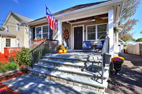 32 Wall St, Milford, CT 06460