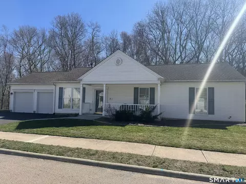 21 Beechwood Dr, Waterford, CT 06385