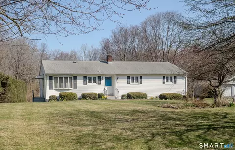 192 Breakneck Hill Rd, Middlebury, CT 06762