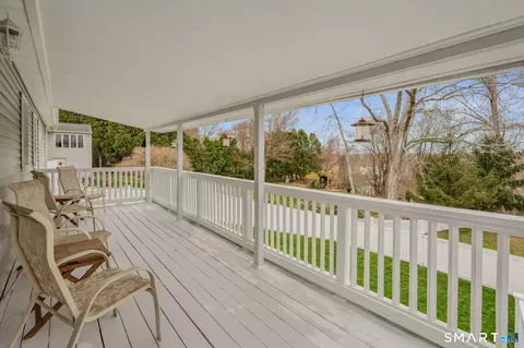 541 Groton Long Point Rd, Groton, CT 06340