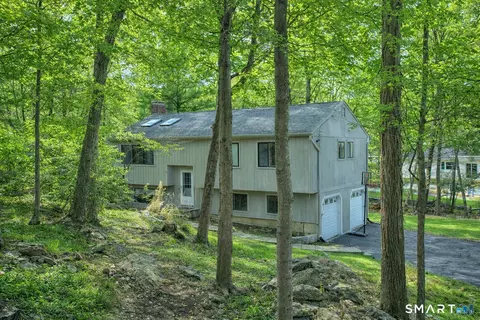 518 Bennetts Farm Rd, Ridgefield, CT 06877