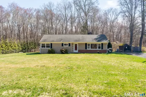 640 Wolf Den Rd, Brooklyn, CT 06234