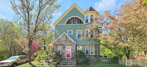 40 Maple Grove Ave, Norwich, CT 06360