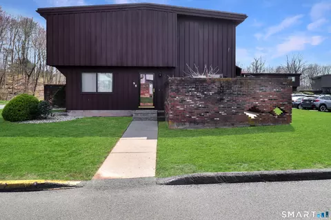 98 Webster Ct #98, Newington, CT 06111