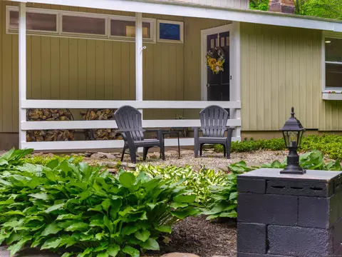 35 Old Acres Rd, Moodus, CT 06469