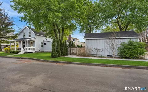 Exterior - 53 Maple St, Darien, CT 06820 photo 3 of 4