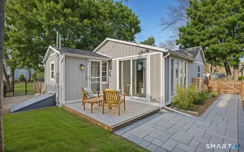 Exterior - 53 Maple St, Darien, CT 06820 photo 4 of 4
