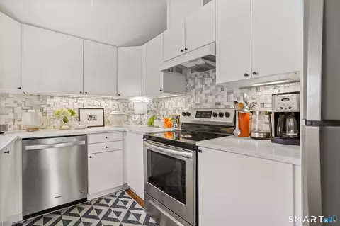 Kitchen - 53 Maple St, Darien, CT 06820 photo 2 of 6