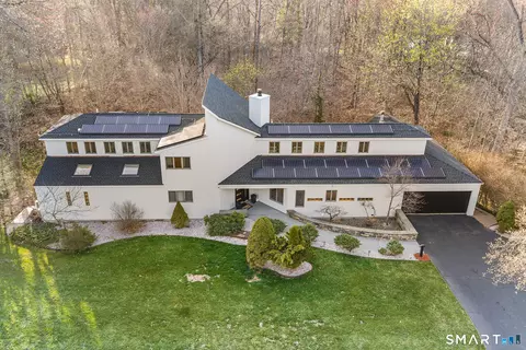 25 Surrey Dr, Cheshire, CT 06410