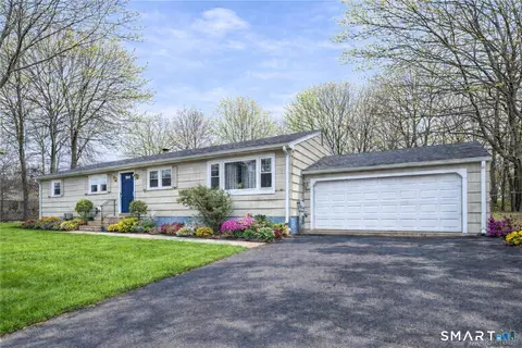 33 Wilford Rd, North Branford, CT 06471