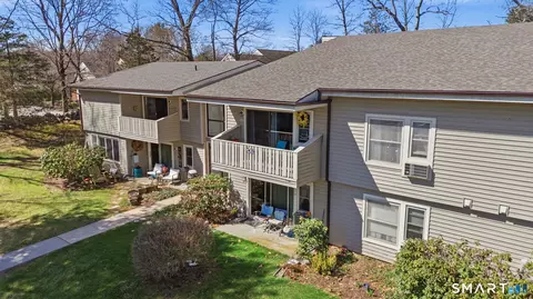 163 Sheraton Ln #163, Norwich, CT 06360