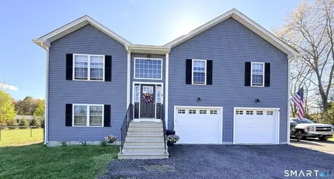 6 Lillian Ave, Thompson, CT 06277