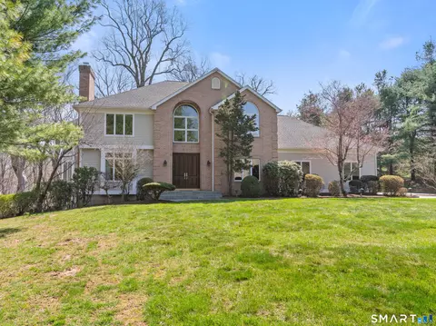 1 Mountaincrest Dr, Cheshire, CT 06410
