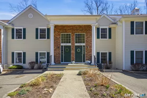 570 Danbury Rd #16, Ridgefield, CT 06877
