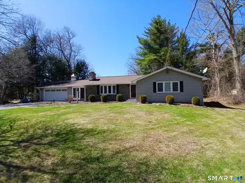 11 Stardust Dr, Granby, CT 06035