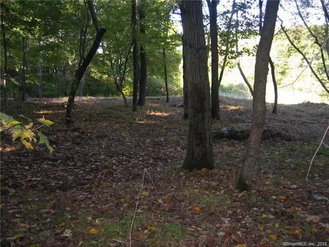 67 Briarwood Ln, Stamford, CT 06904