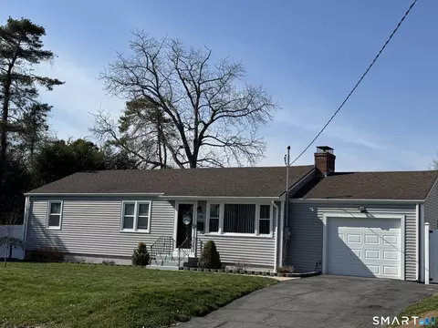228 John St, Newington, CT 06111