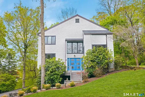 9 First Ln, Ridgefield, CT 06877