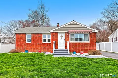 9 Forest St, East Haven, CT 06512