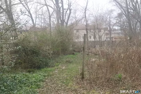 5 Arlington Rd, Bloomfield, CT 06002 photo 4