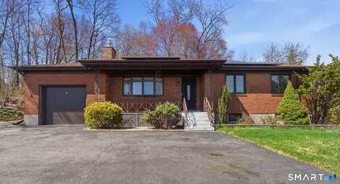 45 Nooks Hill Rd, Cromwell, CT 06416