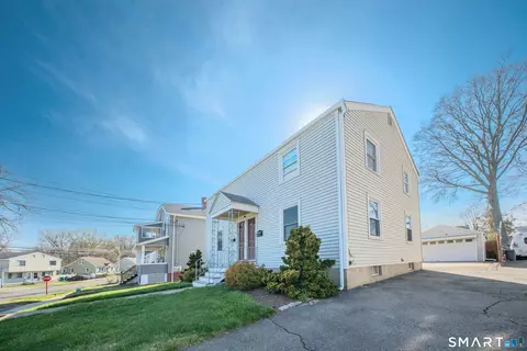 424 Rockwell Ave, Stratford, CT 06615