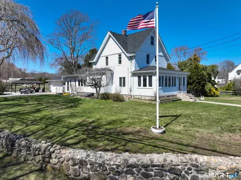 174 River Rd, Pawcatuck, CT 06379